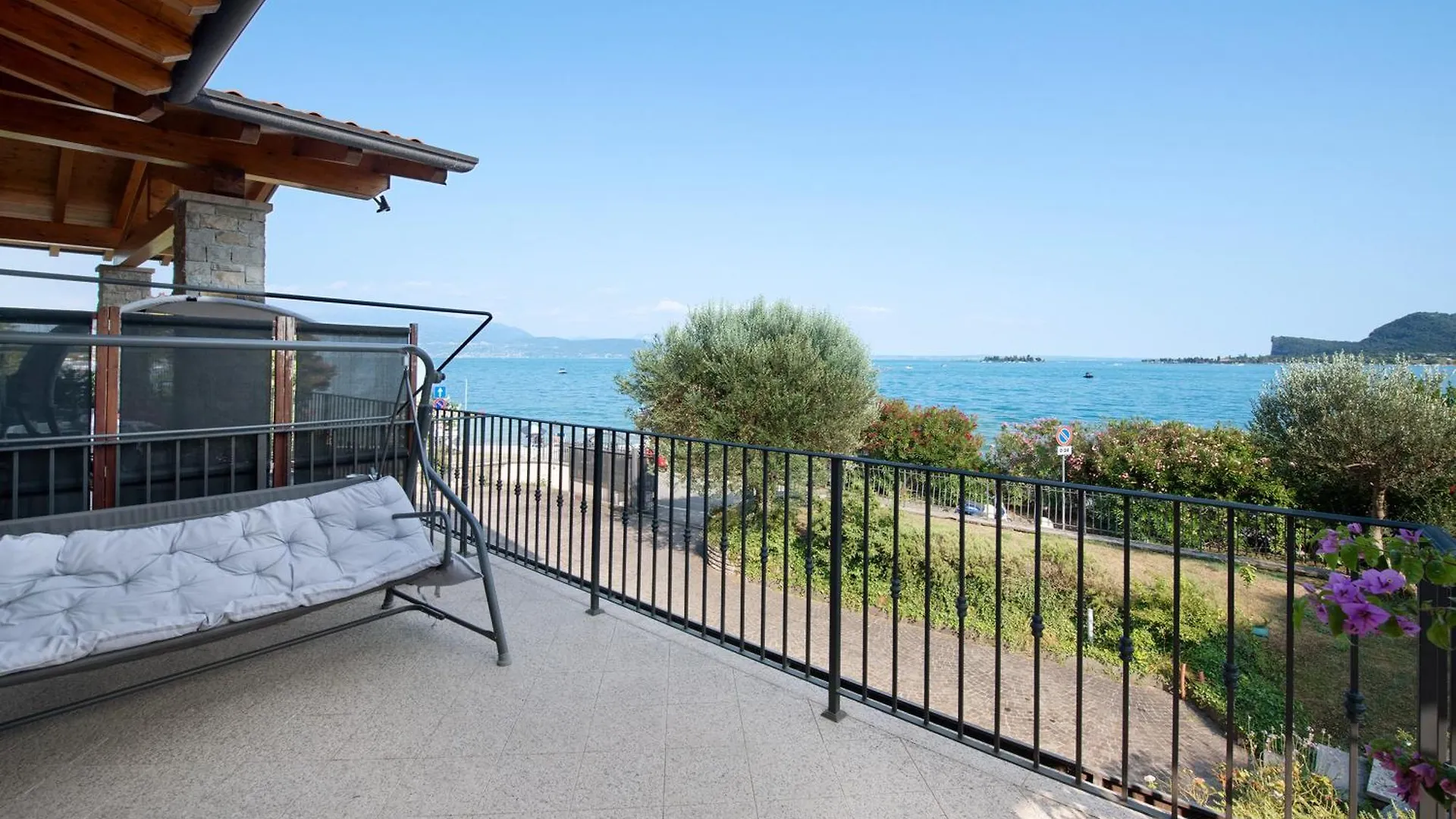 Villa Felice San Felice del Benaco 0*,  Itália